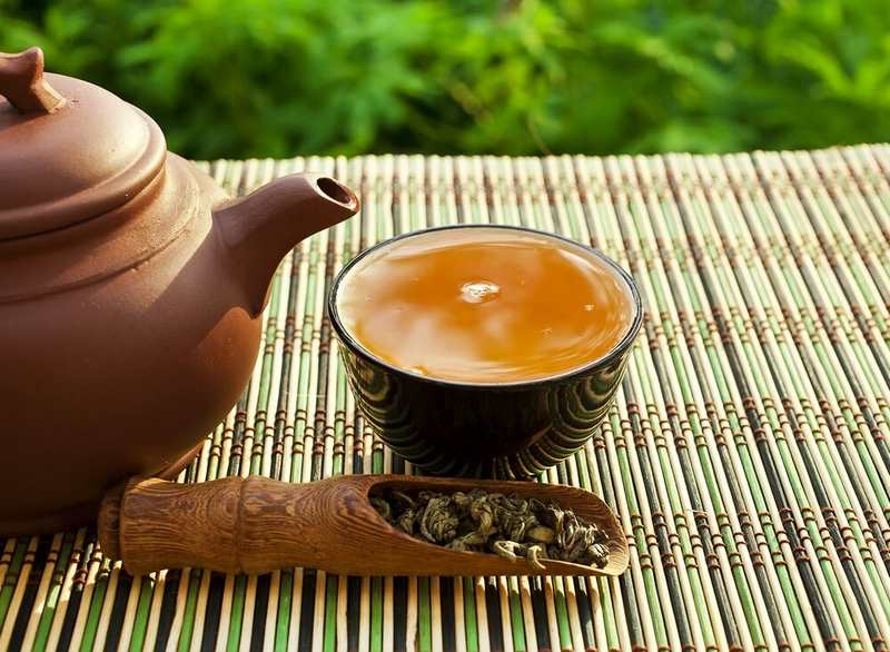 Trà olong hay chúng còn cái tên gọi khác là Ô Long hay là Oolong, (Hán văn giản thể: 乌龙; Hán văn phồn thể: 烏龍 pinyin: wūlóng) là một trà truyền thống Trung Quốc (Camellia sinensis) sản xuất thông qua một quá trình độc đáo như phơi lá chè cho héo dưới ánh mặt trời và quá trình oxy hóa mạnh mẽ trước khi sấy.