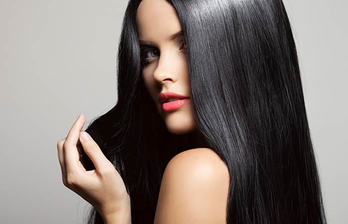 Dầu gội đen tóc là giải pháp đột phá làm cho tóc đen lại chỉ sau 1 lần gội và không cần đến thuốc nhuộm tóc. Hiện nay trên thị trường, có nhiều loại sản phẩm đa dạng về tính chất, giá thành lẫn công dụng sau khi sử dụng.