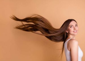 Dầu gội trị rụng tóc giúp cho người sử dụng giảm được tình trạng gãy rụng tối ưa, còn cung cấp được nhiều dưỡng chất tốt cho tóc, giúp tóc khắc phục tình trạng hư tổn và trở nên khỏe mạnh hơn.
