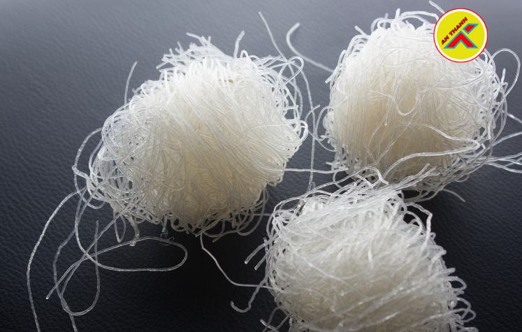 Đóng gói sợi hủ tiếu thủ công 