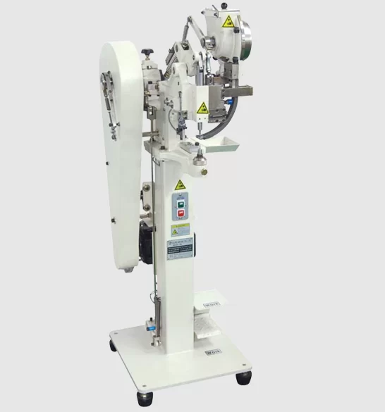 Mắt cáo đồng hay ta có thể gọi chúng với nhiều cái tên khác nhau như mắt cáo, mắt ngỗng, khoen mắt cáo, Ô dê, Eyelet, Grommet với đa dạng các kích thước (4mm, 5mm, 6mm, 8mm, 10mm, 12mm, 14mm, 16mm, 18mm, 20mm,...) có thể điều chỉnh để phù hợp với độ dày các loại vật và cũng như vật liệu khác nhau: Sắt (Iron), Nhôm (Aluminium), Đồng (Brass),...