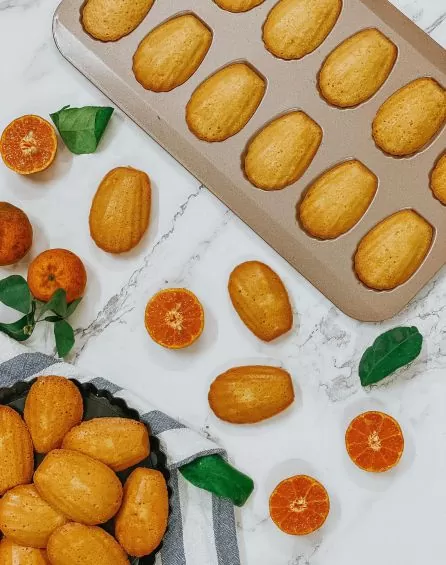 Bánh ngọt hay nhiều nơi còn gọi là bánh gato (phương ngữ miền Bắc, bắt nguồn từ gâteux trong tiếng Pháp) là một thuật ngữ chung cho bánh có nguồn gốc từ phương Tây và thị trường bánh ngọt những năm gần đây đã có sự thay đổi khi nhiều thương hiệu nước ngoài lần lượt đổ bộ và phát triển nhanh chóng tại Việt Nam.
